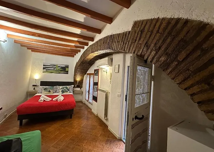 Arco Acetari - The Middle Ages In The Heart Of רומא
